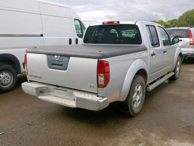 1N6AD07UX7C400882 - 2007 NISSAN FRONTIER C GRAY photo 4