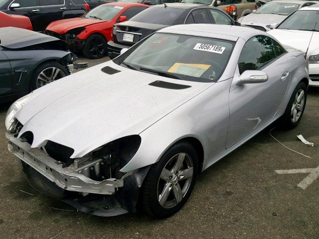 WDBWK54F07F160949 - 2007 MERCEDES-BENZ SLK 280 SILVER photo 2