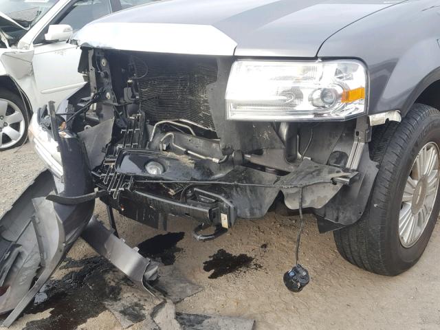 5LMJJ2J50AEJ08137 - 2010 LINCOLN NAVIGATOR 石墨色 照片 9