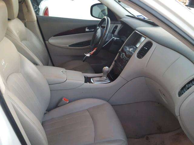 JN1AJ0HPXAM701225 - 2010 INFINITI EX35 BASE WHITE photo 5