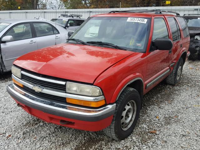 1GNDT13W0X2209789 - 1999 CHEVROLET BLAZER RED photo 2