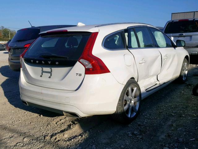 YV140MEK3H1347437 - 2017 VOLVO V60 T5 PRE WHITE photo 4