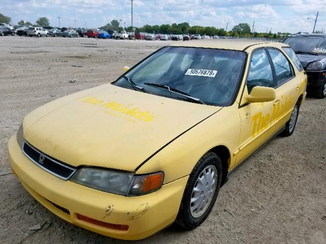 1HGCE1825VA000122 - 1997 HONDA ACCORD LX YELLOW photo 2