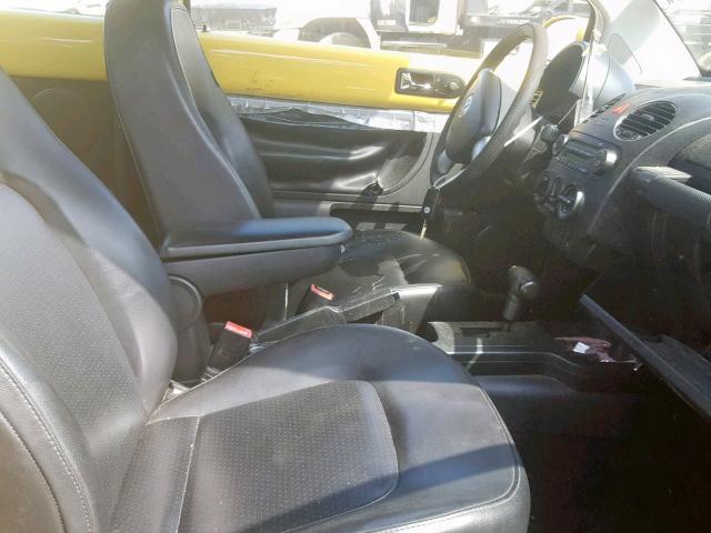 3VWPW31C96M416929 - 2006 VOLKSWAGEN NEW BEETLE 黄色 照片 5