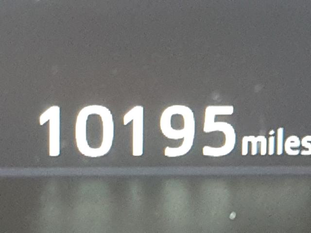 JTDKARFP4J3079977 - 2018 TOYOTA PRIUS PRIM 白色 照片 8