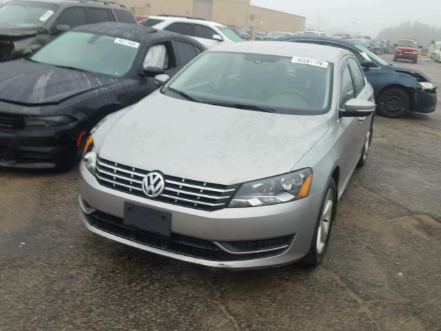 1VWBN7A32DC102476 - 2013 VOLKSWAGEN PASSAT SE SILVER photo 2