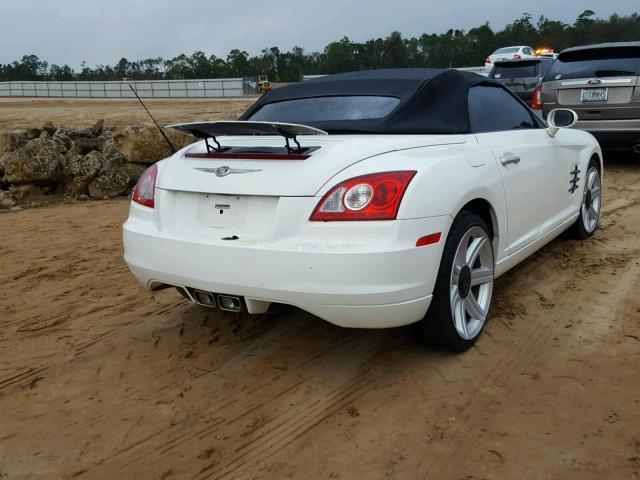 1C3AN65L16X062751 - 2006 CHRYSLER CROSSFIRE WHITE photo 4