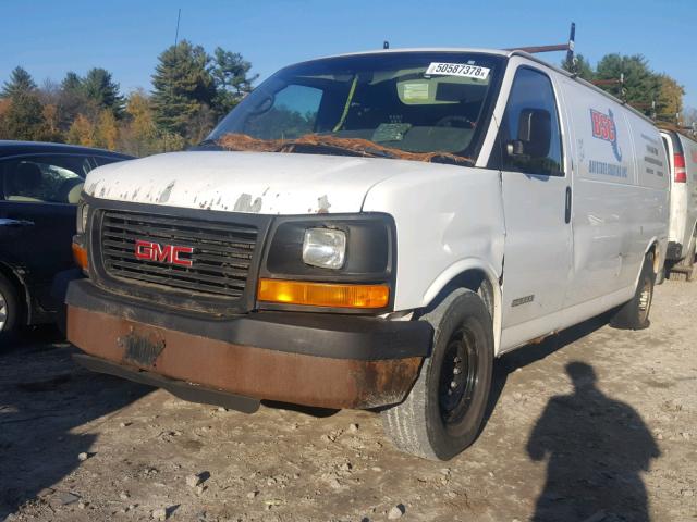 1GTHG39U351111987 - 2005 GMC SAVANA G35 WHITE photo 2