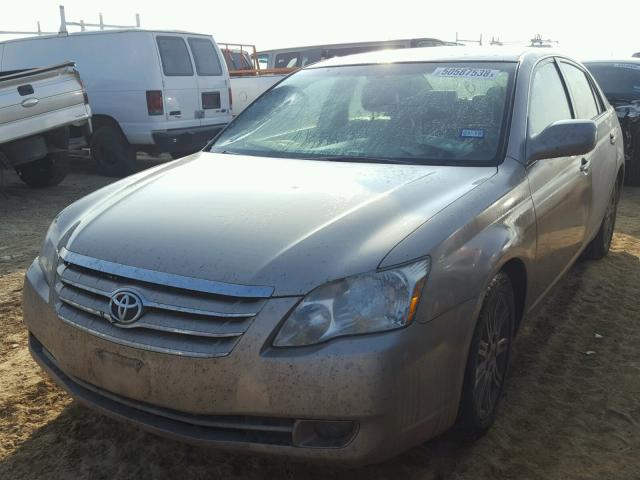 4T1BK36B16U140567 - 2006 TOYOTA AVALON XL GOLD photo 2