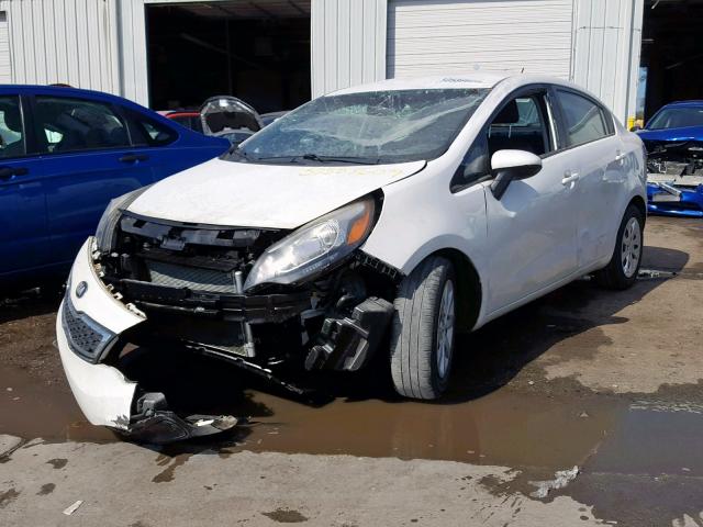 KNADN4A38F6441994 - 2015 KIA RIO EX WHITE photo 2