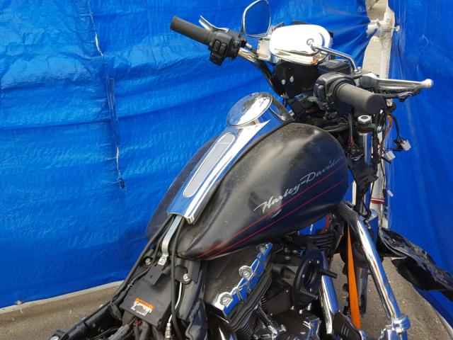 1HD1KHM17BB631527 - 2011 HARLEY-DAVIDSON FLTRX 黑色 照片 5