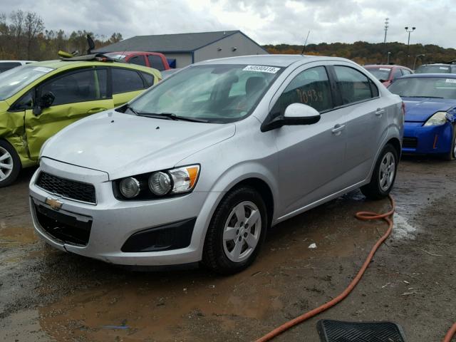 1G1JA5SH6D4236256 - 2013 CHEVROLET SONIC LS 银色 照片 2