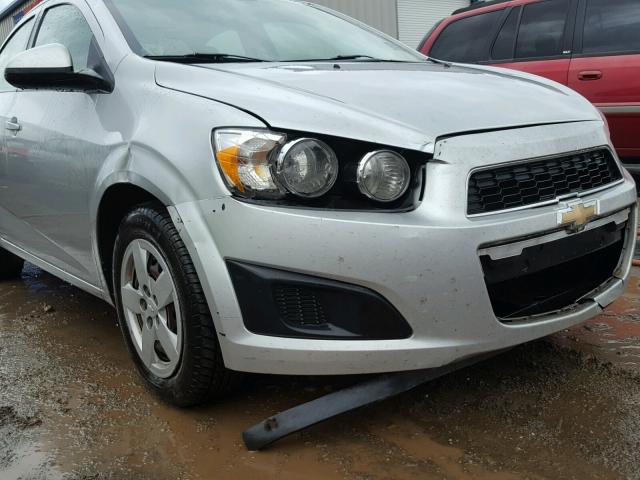 1G1JA5SH6D4236256 - 2013 CHEVROLET SONIC LS 银色 照片 9