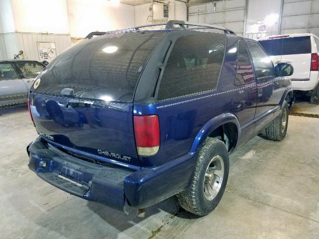 1GNCS18W12K213849 - 2002 CHEVROLET BLAZER BLUE photo 4