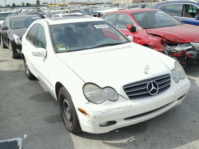 WDBRF61J53F305882 - 2003 MERCEDES-BENZ C 240 WHITE photo 1