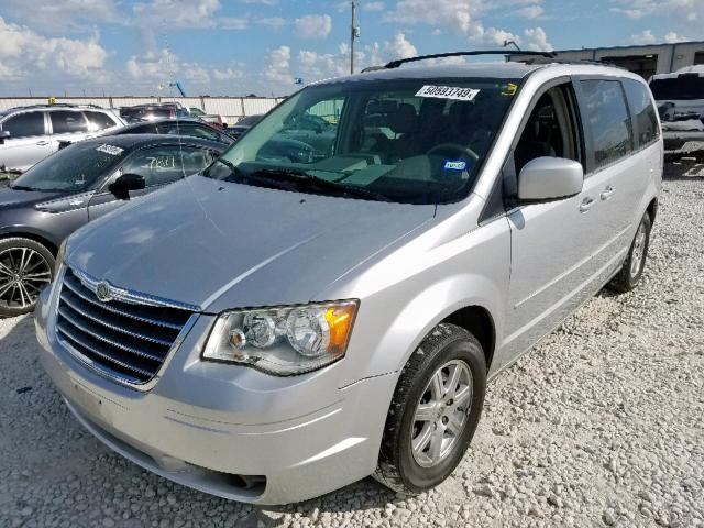 2A8HR54P38R673095 - 2008 CHRYSLER TOWN & COU SILVER photo 2