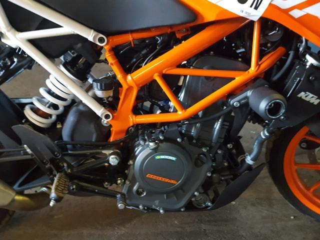 MD2JPJ402HC242261 - 2017 KTM DUKE 390 ORANGE photo 7