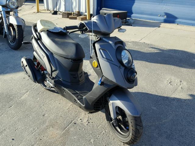 RFVBFBF95F1000514 - 2015 GENUINE SCOOTER CO. HOOLIGAN 1 GRAY photo 1