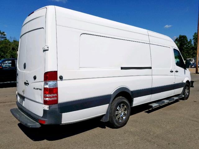 WD3PE8DC7E5917900 - 2014 MERCEDES-BENZ SPRINTER 2 WHITE photo 4