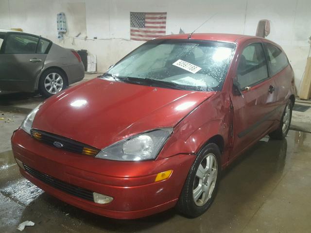 3FAFP31333R132177 - 2003 FORD FOCUS ZX3 RED photo 2