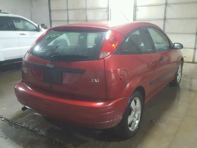 3FAFP31333R132177 - 2003 FORD FOCUS ZX3 RED photo 4