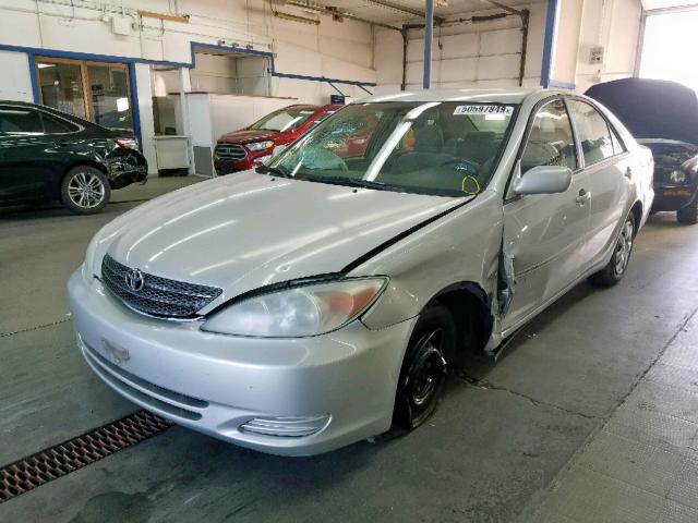 4T1BE32K72U629885 - 2002 TOYOTA CAMRY LE SILVER photo 2