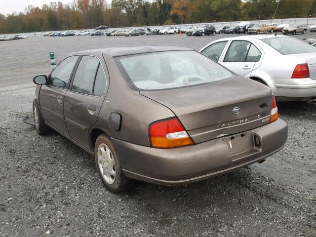 1N4DL01D9WC225749 - 1998 NISSAN ALTIMA XE GOLD photo 3