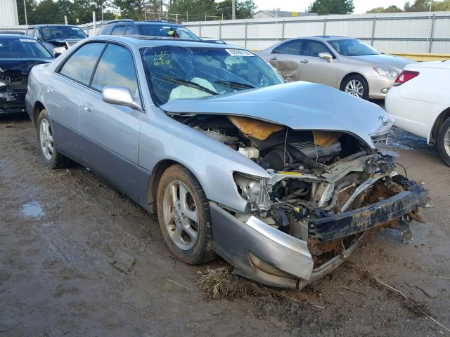 JT8BF28G010318107 - 2001 LEXUS ES 300 SILVER photo 1