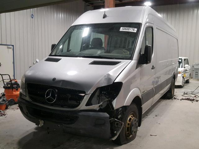 WD3PF4CD9B5532673 - 2011 MERCEDES-BENZ SPRINTER 3 SILVER photo 2