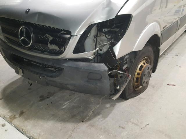 WD3PF4CD9B5532673 - 2011 MERCEDES-BENZ SPRINTER 3 SILVER photo 9