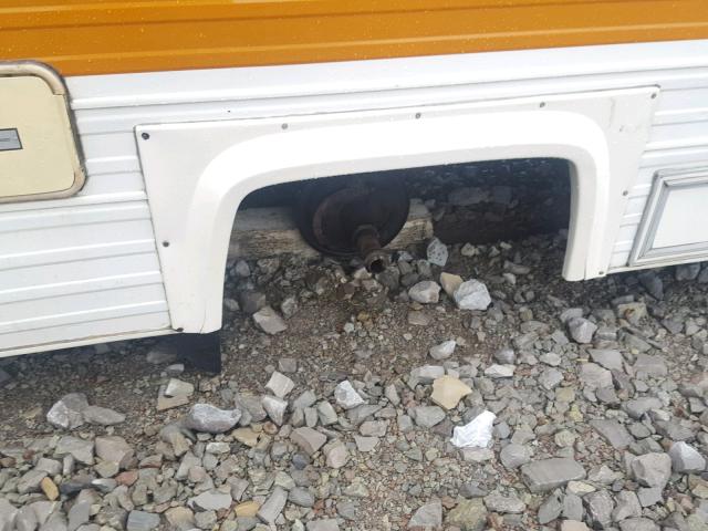 56J52087S2376 - 1977 FLEETWOOD MOTORHOME WHITE photo 9