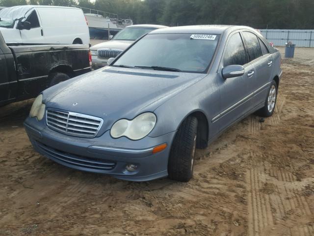 WDBRF61J55F576573 - 2005 MERCEDES-BENZ C 240 GRAY photo 2