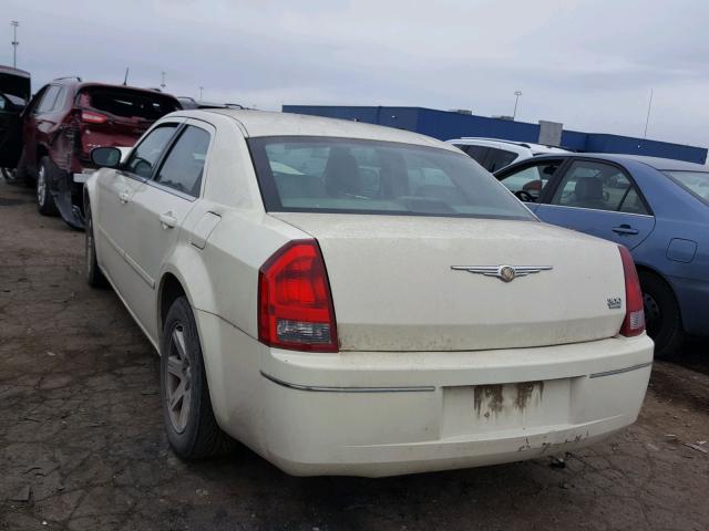 2C3JA53G15H655461 - 2005 CHRYSLER 300 TOURIN WHITE photo 3