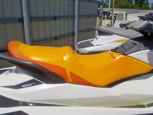 YDV52823F717 - 2017 SEAD JETSKI ORANGE photo 6