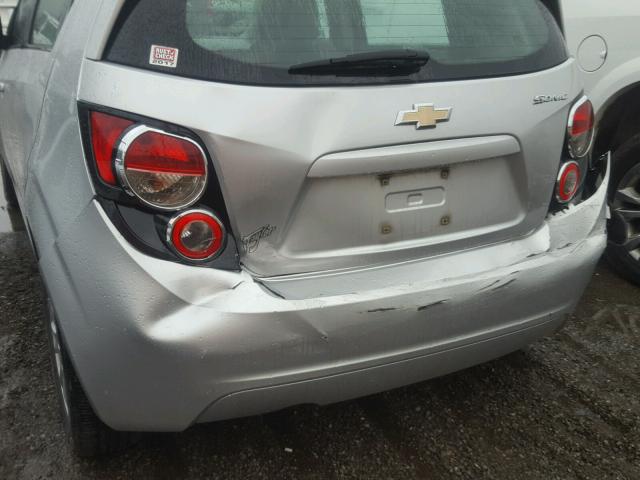 1G1JA6EH4C4211758 - 2012 CHEVROLET SONIC LS SILVER photo 9