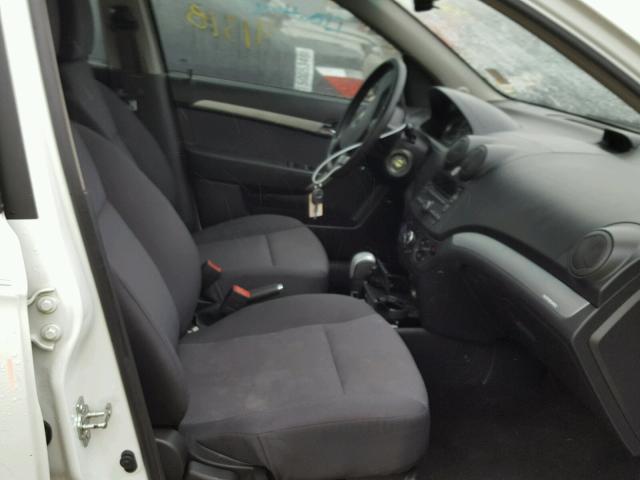 KL1TD5DE9BB118518 - 2011 CHEVROLET AVEO LS WHITE photo 5
