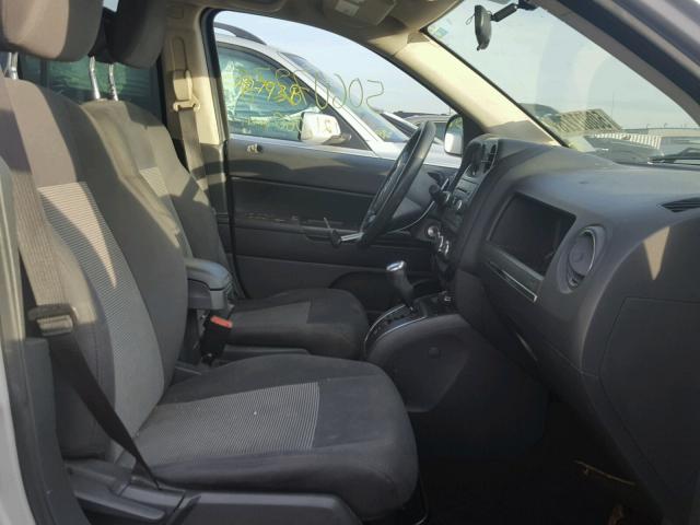 1J4NT1FAXBD190012 - 2011 JEEP COMPASS SP Gümüş foto 5