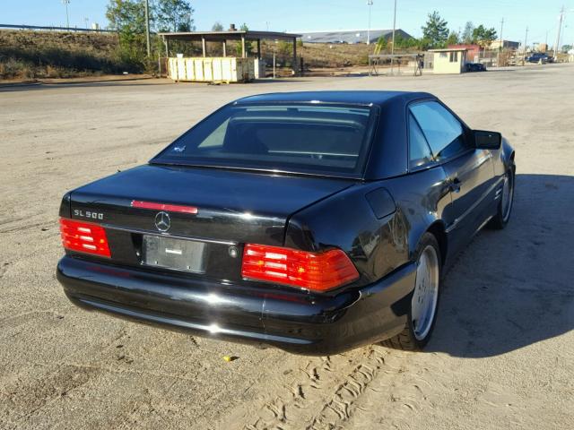 WDBFA67F3WF170216 - 1998 MERCEDES-BENZ SL 500 BLACK photo 4