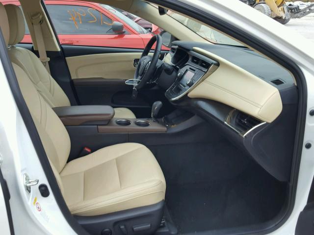 4T1BK1EB2HU263870 - 2017 TOYOTA AVALON XLE WHITE photo 5