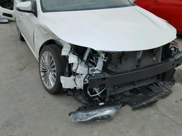 4T1BK1EB2HU263870 - 2017 TOYOTA AVALON XLE WHITE photo 9