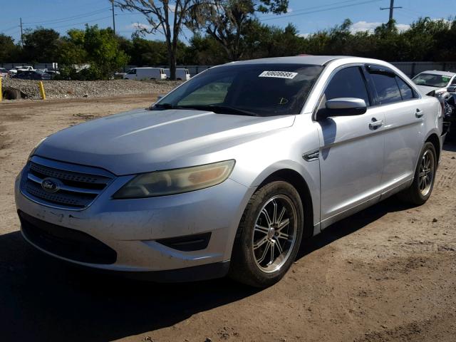 1FAHP2EW7AG142741 - 2010 FORD TAURUS SEL SILVER photo 2