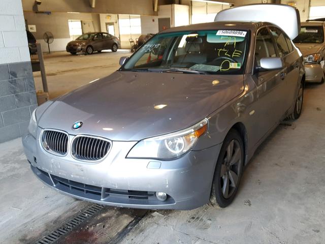 WBANF33587CW71404 - 2007 BMW 525 XI SILVER photo 2