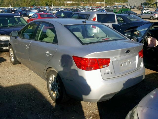 KNAFU4A26B5384410 - 2011 KIA FORTE EX SILVER photo 3