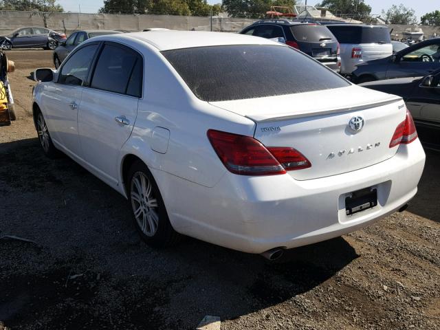 4T1BK36BX8U282726 - 2008 TOYOTA AVALON XL WHITE photo 3