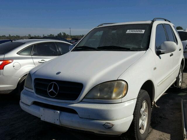 4JGAB54E71A236993 - 2001 MERCEDES-BENZ ML 320 WHITE photo 2