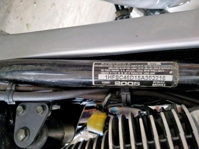 1HFSC46D15A303216 - 2005 HONDA VTX1800 F2 SILVER photo 10