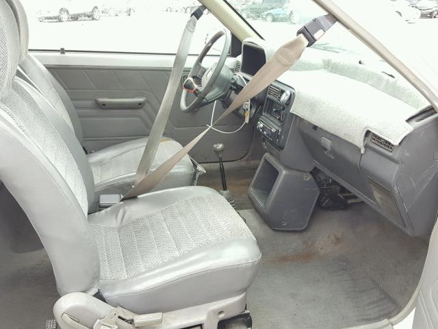 KNJPT05H7P6104221 - 1993 FORD FESTIVA L WHITE photo 5