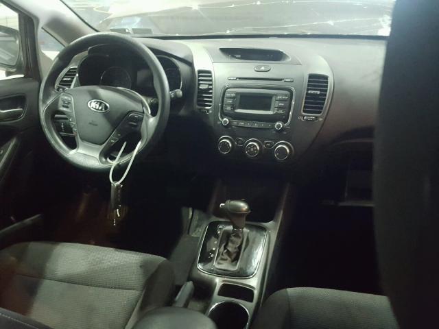 3KPFK4A74HE158366 - 2017 KIA FORTE LX PURPLE photo 9