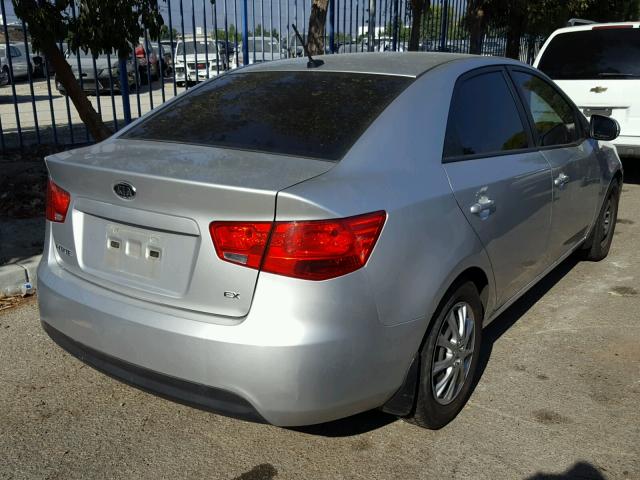 KNAFU4A27D5736591 - 2013 KIA FORTE EX SILVER photo 4