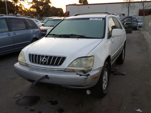 JTJHF10U120266007 - 2002 LEXUS RX 300 WHITE photo 2